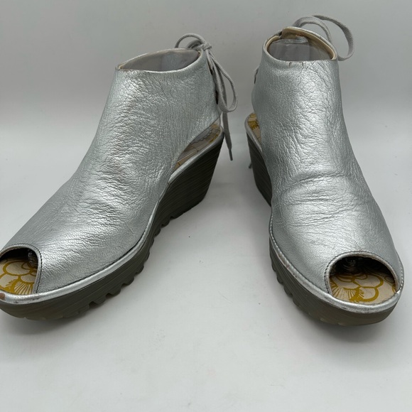 Fly Loundon Womens Yuzu800fly Open Toe Metallic Silver Platform Wedge Sandals - Picture 5 of 12